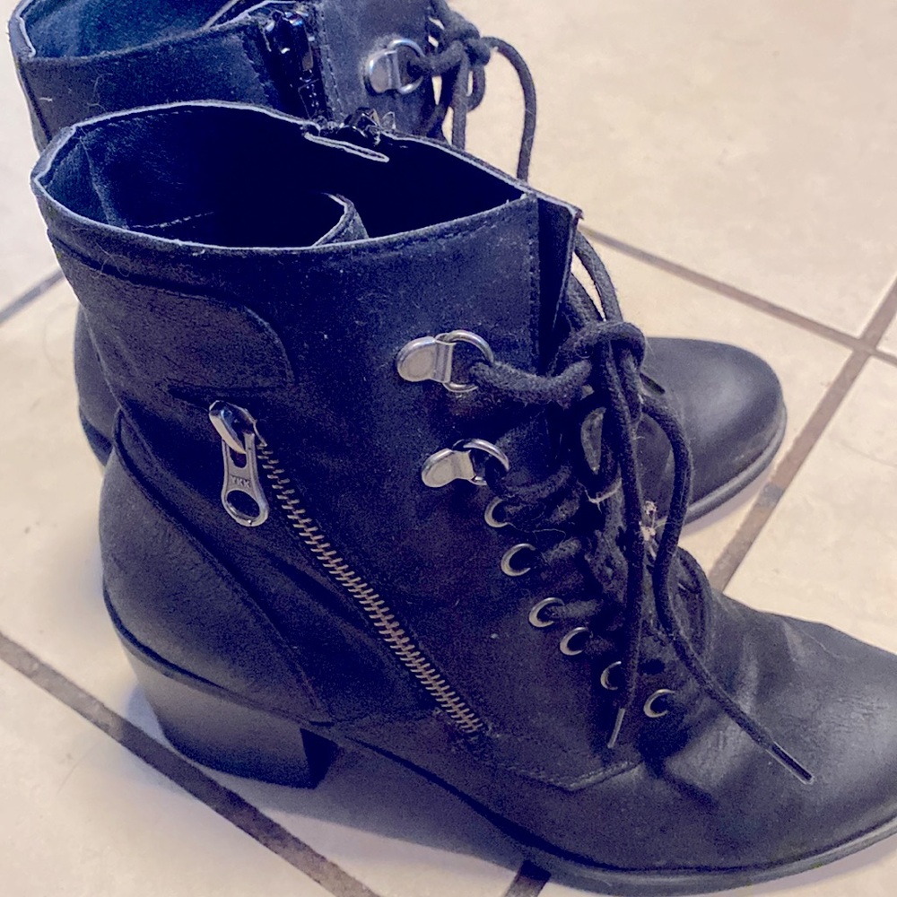 Boots - Picture 4 of 4